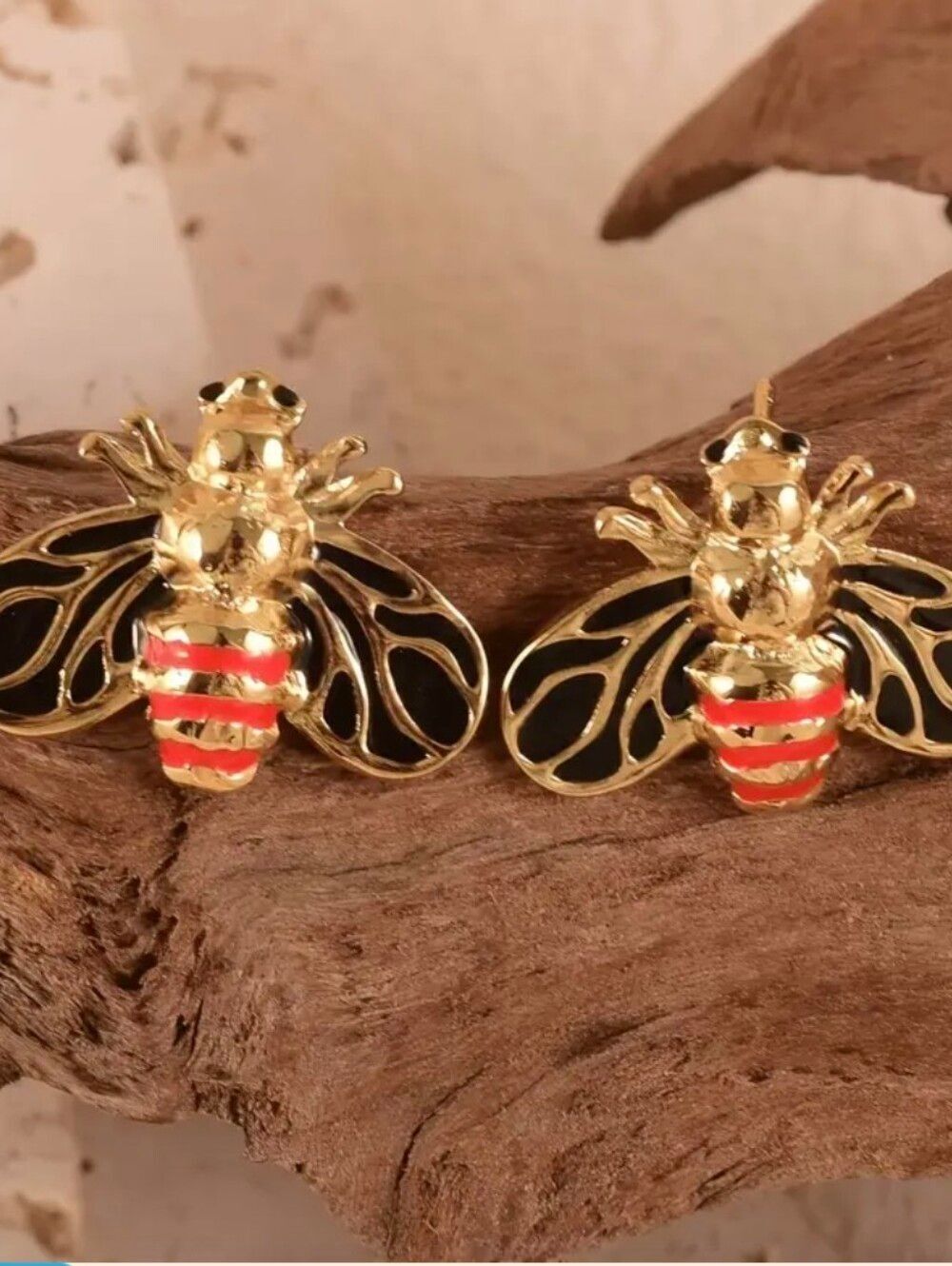 Gorgeous Bee Earrings 18k Gold Plated